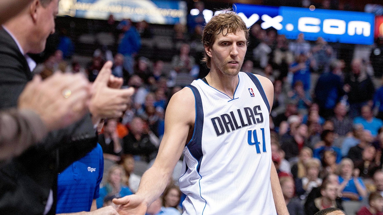 Nowitzki, Mavericks fall to Raptors in overtime